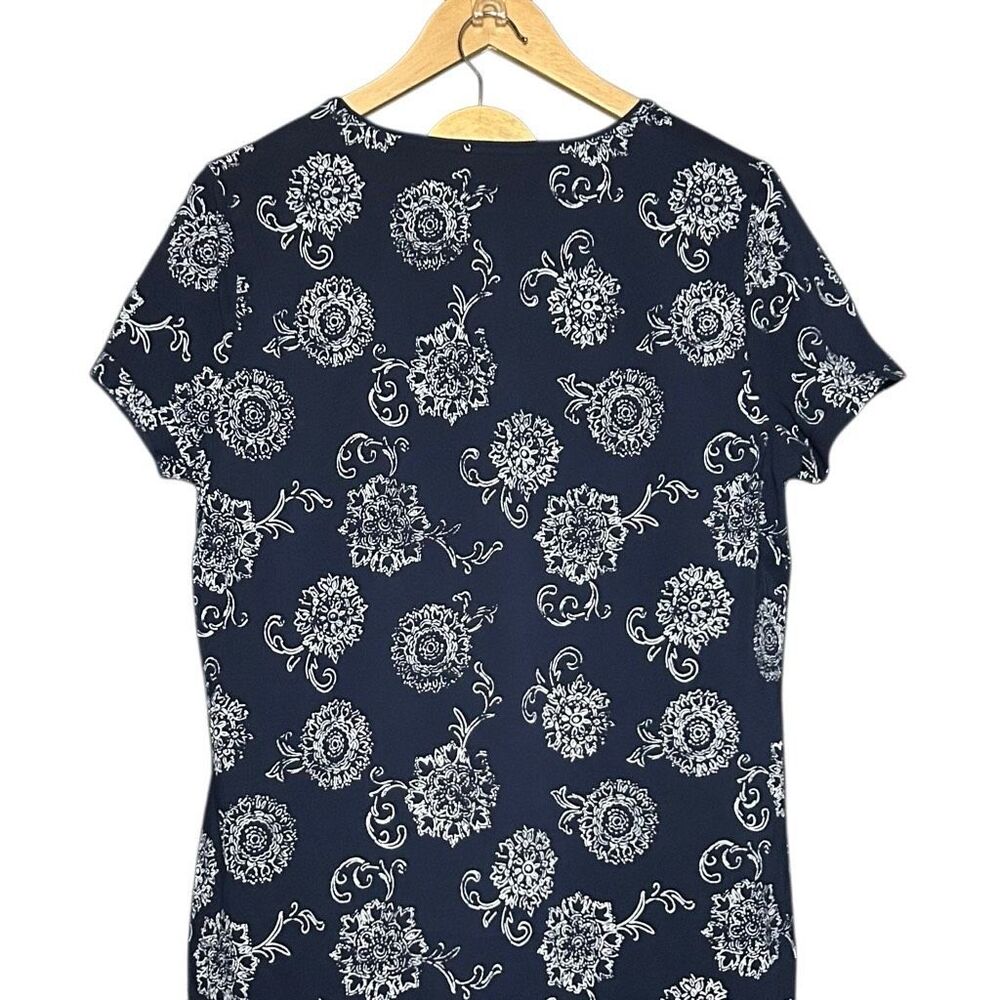 Kim Rogers Blue Short Sleeve Blouse Top Size L & Capri Shorts Size 16P 2 Piece - Picture 5 of 13